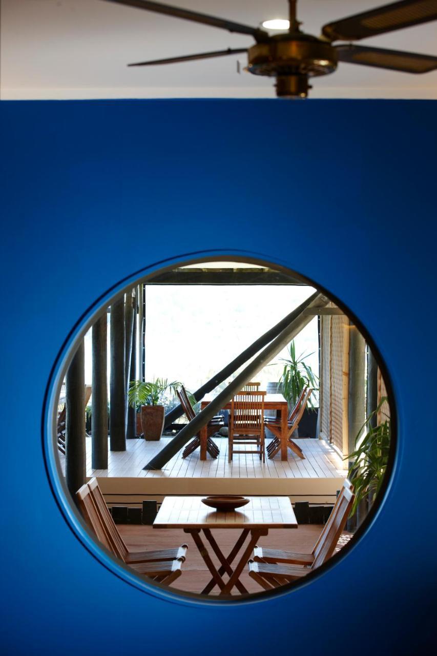Tipi And Bobs Waterfront Lodge Tryphena Extérieur photo